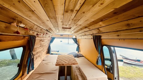 Dougie – Beautiful Quirky Camper  - heated - insurance included 