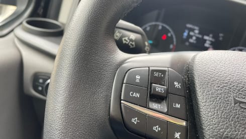 Nugget – 4p Ford bus from 2020