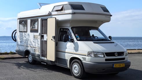 Volkswagen T4 Karmann Camper with round seat