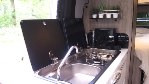 Yvonneke – Fiat: Off Grid-Nespresso-BIP&GO-Bicycle rack-Large refrigerator-LPG tank