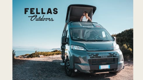 Nazarè – Premium Outdoor Van Rental