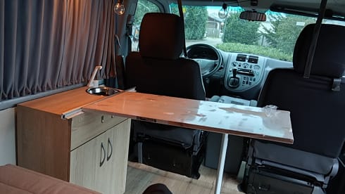 Danny de Vito – Mercedes-Benz Vito camper van 
