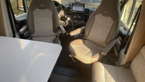 Pretty Easy Going – Luxury Adria Coral Supreme 670 SLT Fiat 6 2.3 150 hp, automatic