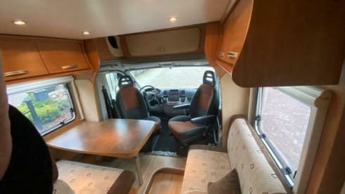 Spacious 4 person Fiat Camper Chausson Flash with French bed & lift bed