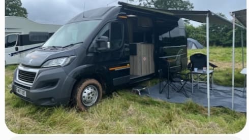 Pippa – 2 berth Peugeot campervan.