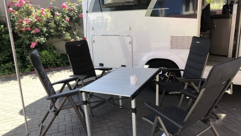 R-Mobil – Enjoy your holiday with automatic and good equipment