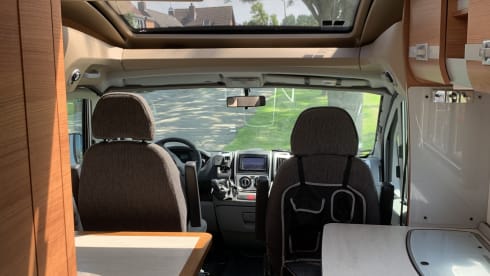 “De Zeeuwse Parel” – luxury 2-person camper for rent