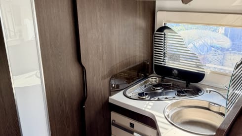 Tesso – 4p Benimar semi-integrated from 2020
