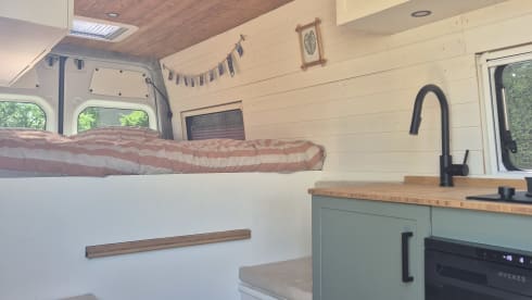 Mercedes sprinter zelfbouwcamper