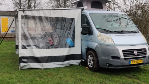 2p Fiat bus uit 2008