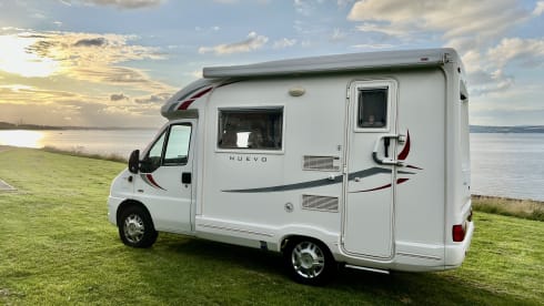 The Sunset Chaser – 2 berth Peugeot Autosleeper