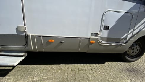 Heerlijke gezinscamper! – 4p Bürstner integrated uit 2007