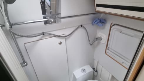 Jill – Stunning 4 berth family van. Fixed bunks!