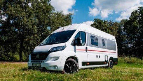 2p Dethleffs bus uit 2024