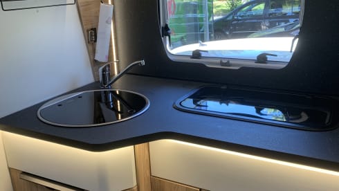 Wunderschöner Pilote 696 D , mit Großem Bad im Heck