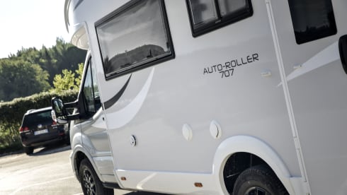 NXD – AutoRoller 707 Large Living Area Layout 4 Person 