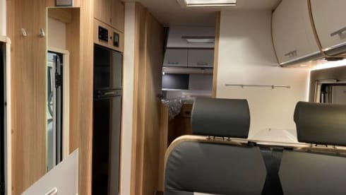 7 – Luxurious, spacious camper with single beds!
