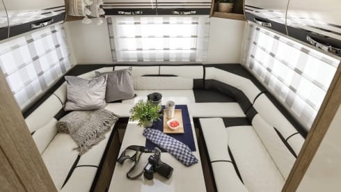 Fergus – New 2025 6 Berth off-grid Motorhome