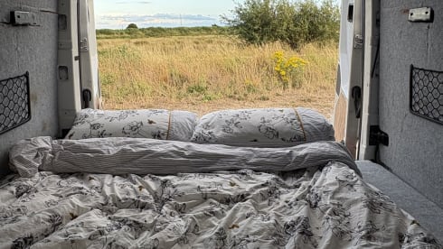 Vandalf the Grey – 4 berth VW crafter/camper, 2020 auto 