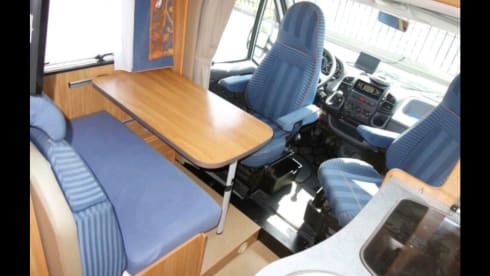 Mr. Blue  – Bürstner Merano with air conditioning and fixed bed 2005
