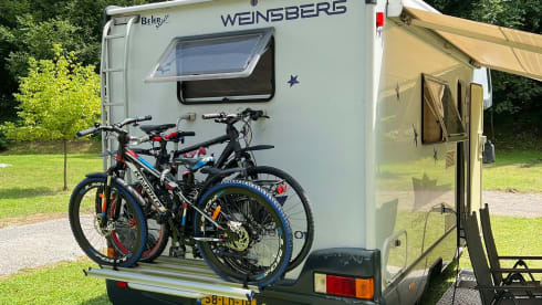 Still available for rent for these 2 weeks!!! Beautiful and spacious family camper