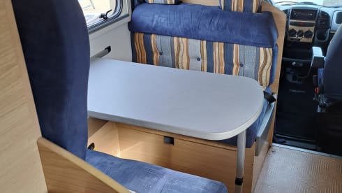 Spacious 6-person. family camper complete