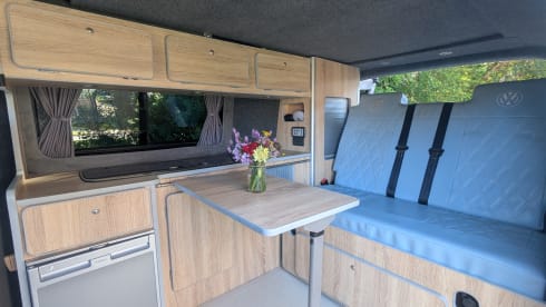 Colin – VW campervan, pop-top 4 berth