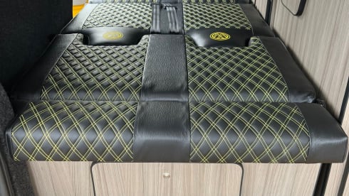 Bumble Bee – 4 berth Volkswagen campervan from 2016