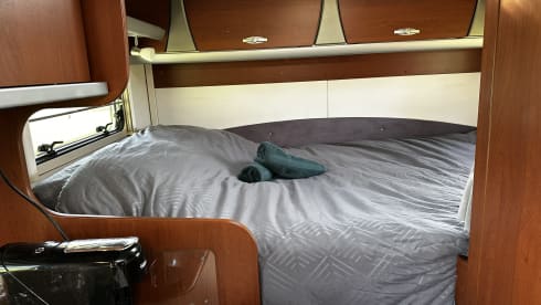 June – Super cozy and complete 2p camper! 