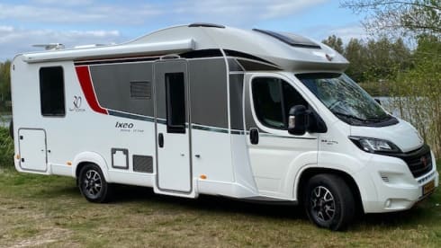 Luxurious & beautiful Bürstner 4 persons from 2019 ZGAN