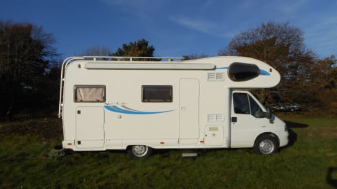 EASY 1 MOTORHOME HIRE JUST TURN UP AND GO
