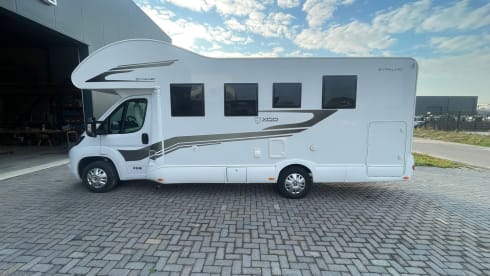 XGO King 1 – Nieuwe, luxe 5-persoons Alkoofcamper