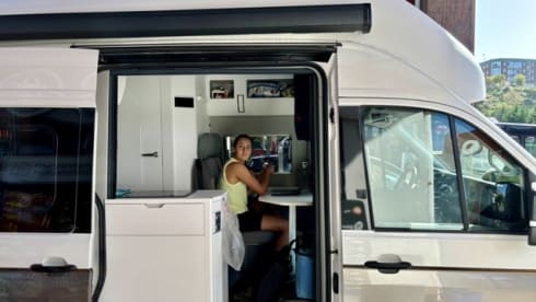 GROETEN BEER – 4-seater Volkswagen bus from 2025