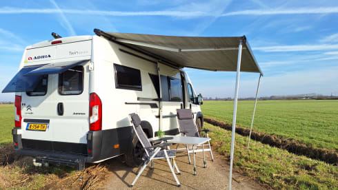 2p Adria Mobil bus uit 2018
