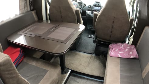 R-Mobil – Enjoy your holiday with automatic and good equipment