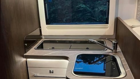 Mobanes – 4p Benimar semi-integrated uit 2023