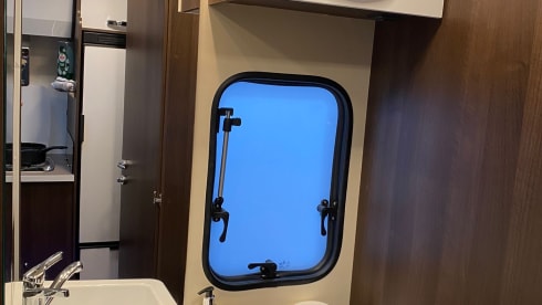 Frankie –  Frankie 6 berth Roller Team 