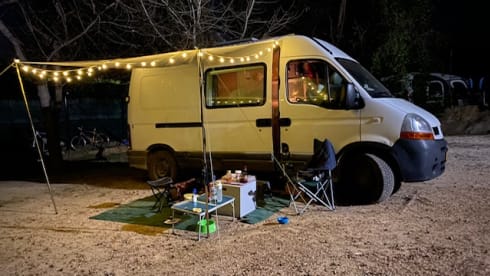 Buzzl – Off grid Renault Master bus