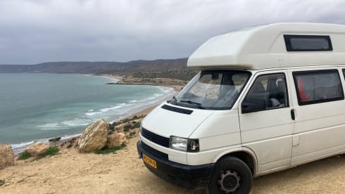 Betty de Bus – 4p Volkswagen campervan uit 1996