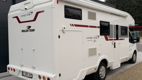 Superdeluxe Motorhome Automaat met krachtige motor