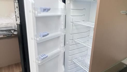 ITA CAMPER – New 5-seater semi-integral camper