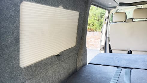 The Lillie camper – 4 berth VW T6.1 camper with awning