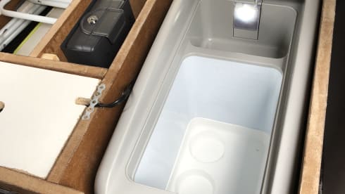 Alphard White – 2 posti letto Regno Unito ed uso europeo