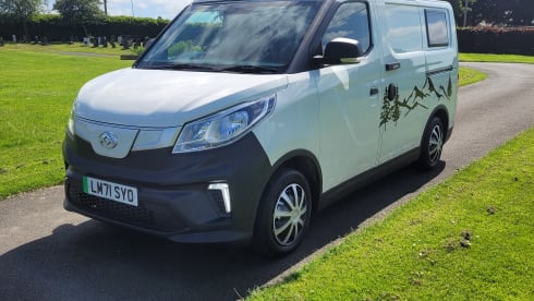 Maxi – Fully electric 2 berth campervan 