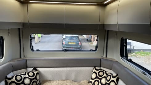 Louis V Line Sport – Nuovo Auto-Trail V Line 636 Sport