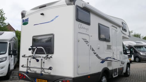 McLouis M700, 6 couchages et assises.