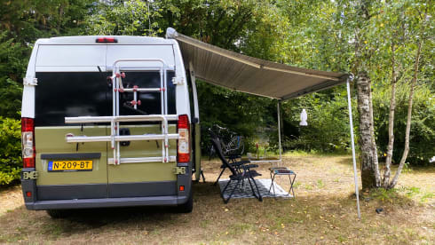 Haast kan de klere krijgen – Fiat bus camper for 2 people