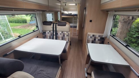 Sunlight A72 – Ideal spacious and neat alcove family camper.