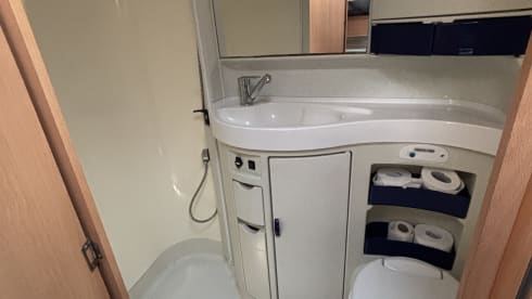 Echte gezinscamper – 6p Hymer alcove from 2000