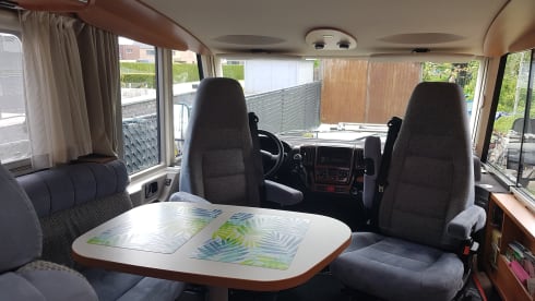 Dopey – Compact, self-sufficient, luxury Hymer